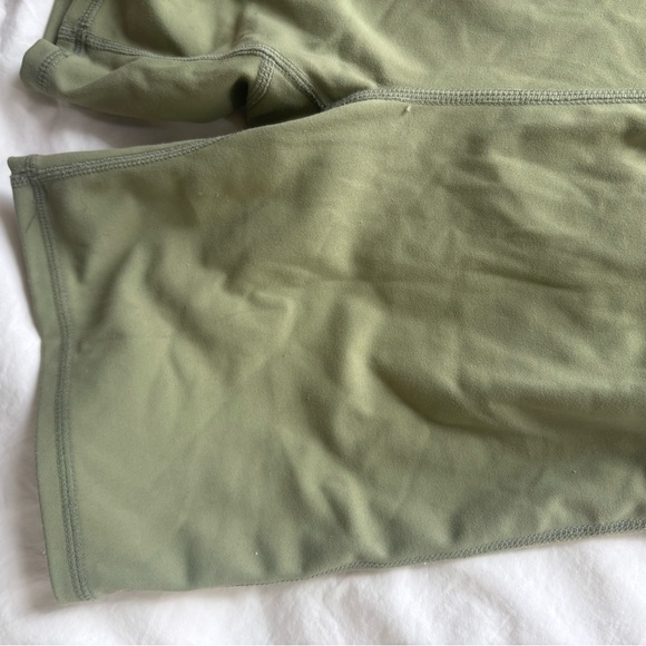 WeWoreWhat Olive Green Activewear Bra and Biker Shorts Set - Picture 5 of 8